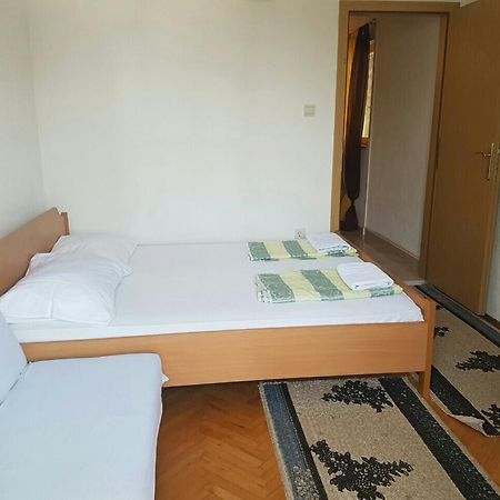 Brig Apartments Živogošće Eksteriør billede