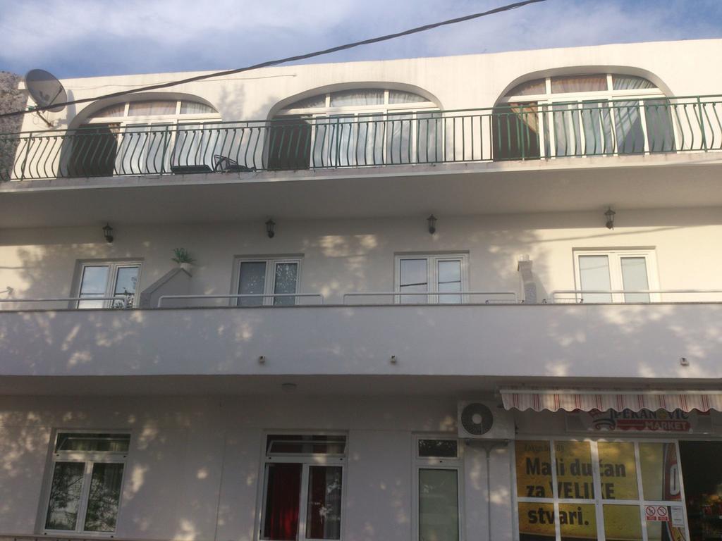 Brig Apartments Živogošće Eksteriør billede