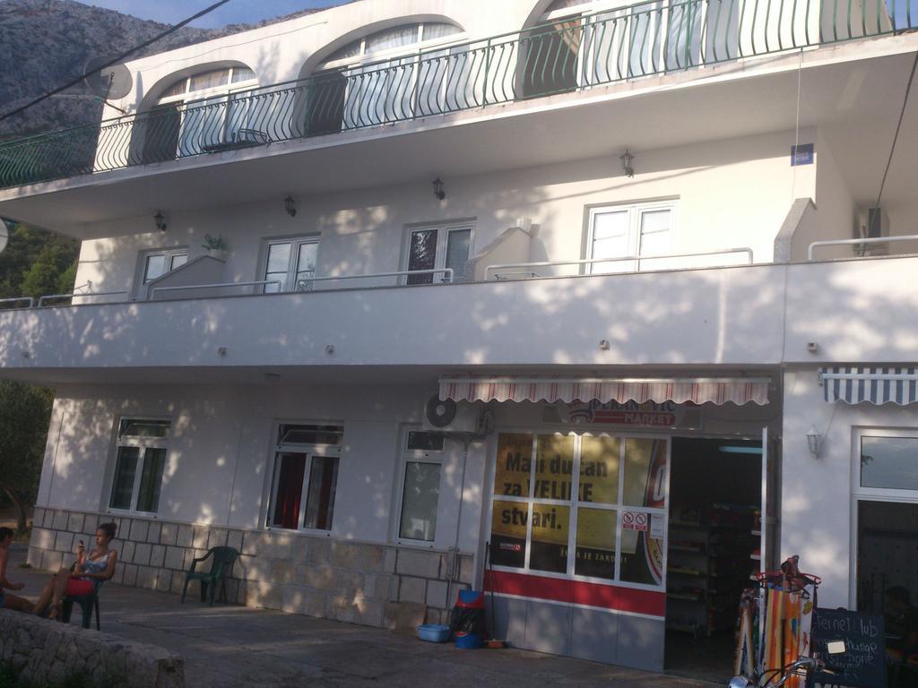 Brig Apartments Živogošće Eksteriør billede